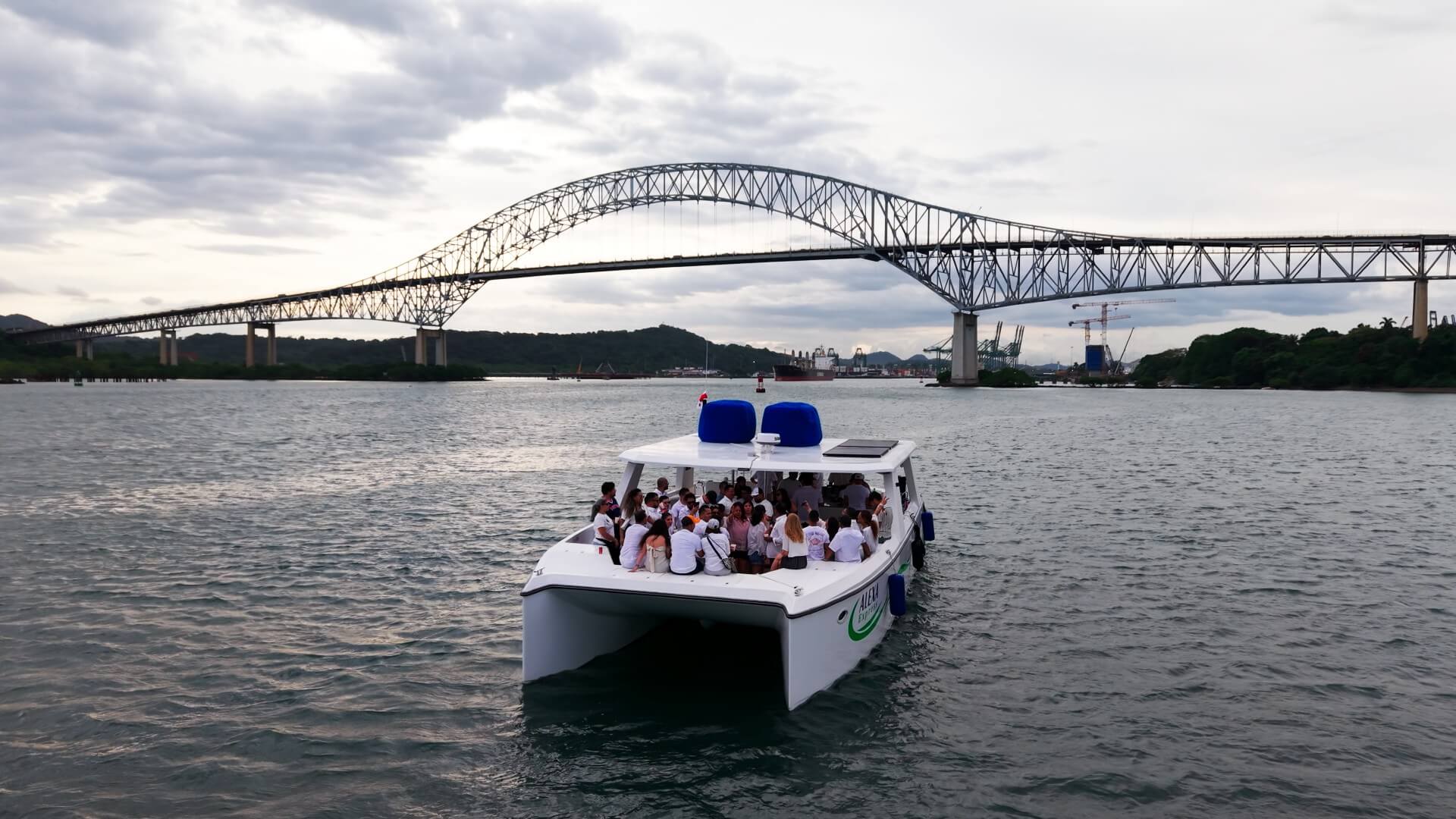 [ FOTO DEL BARCO 5 ]